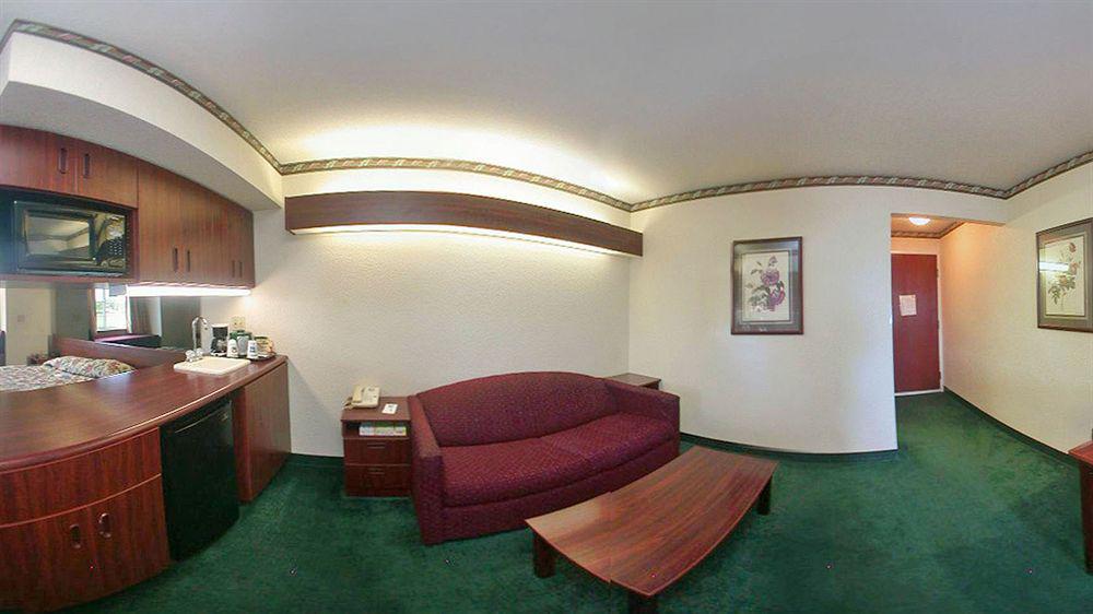 Microtel Inn & Suites By Wyndham Green Bay Esterno foto